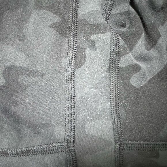 Lululemon Align Crop 21" Incognito Camo Multi Grey Women’s Size 6 - Picture 11 of 12